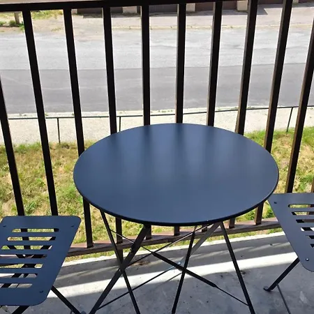 Centre Village, Proche Toutes Commodites Apartament *